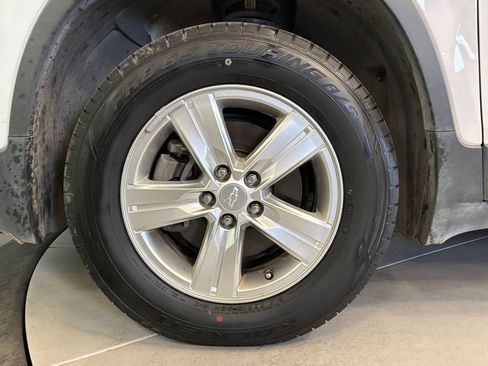 Used 2019 Chevrolet Trax LS w/ Tint and Cruise Package AWD/4WD image 25