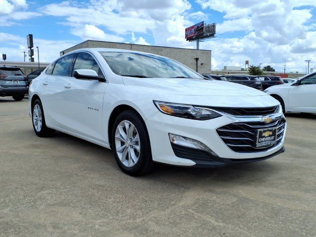 Used 2025 Chevrolet Malibu LT FWD image 3