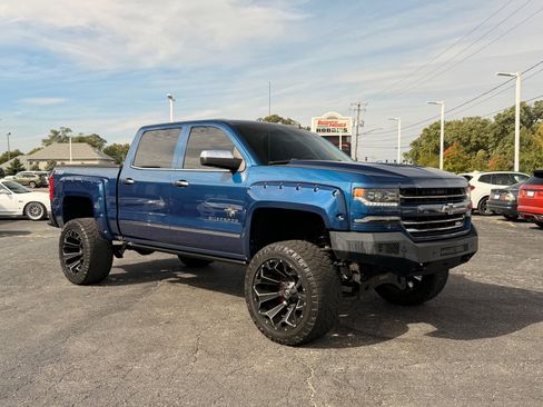 Used 2017 Chevrolet Silverado 1500 LTZ Z71 w/ LTZ Plus Package AWD/4WD image 11