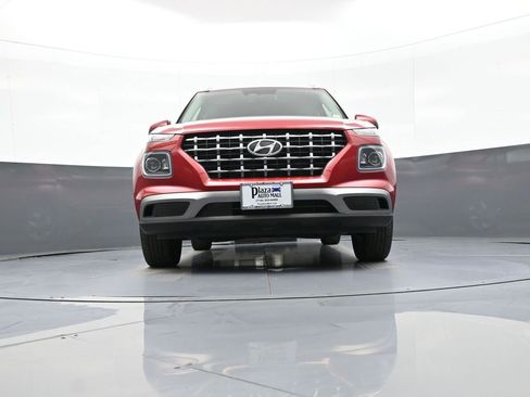 Certified 2023 Hyundai Venue Limited w/ Cargo Package FWD image 25