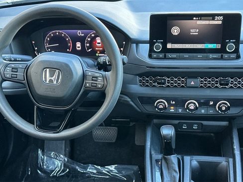 Certified 2025 Honda Accord LX image 15