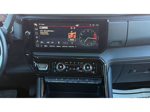 Used 2024 GMC Sierra 2500 AT4 w/ AT4 Preferred Package image 15