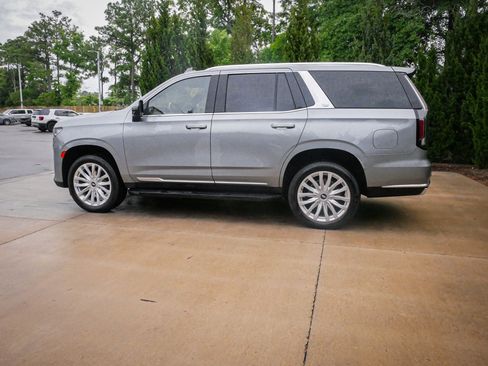 Used 2024 Cadillac Escalade Luxury AWD/4WD image 7