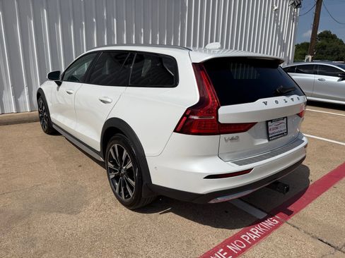 Used 2023 Volvo V60 B5 Cross Country Ultimate AWD/4WD image 4