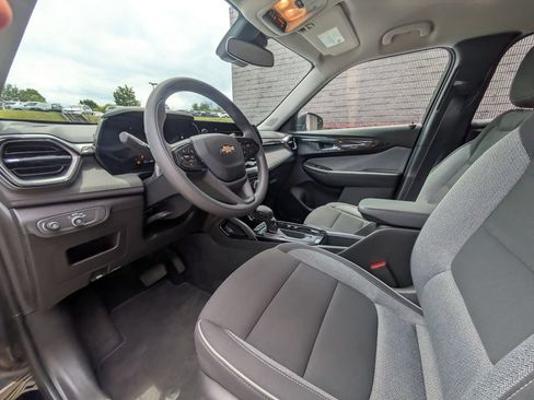 Used 2025 Chevrolet TrailBlazer LT AWD/4WD image 15