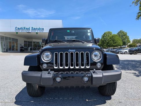 Used 2017 Jeep Wrangler Unlimited Sahara w/ Max Tow Package AWD/4WD image 3