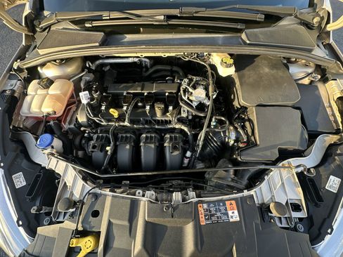 Used 2017 Ford Focus SE image 32