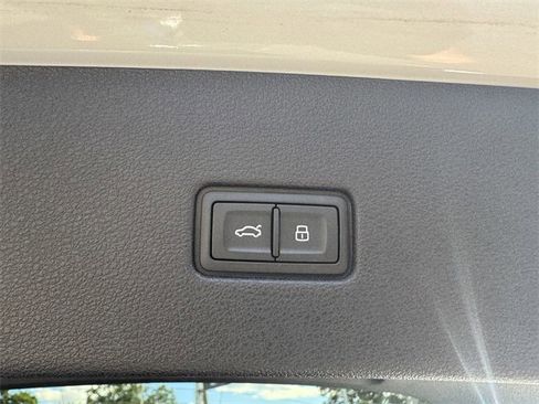 Certified 2024 Audi Q8 Premium Plus image 37