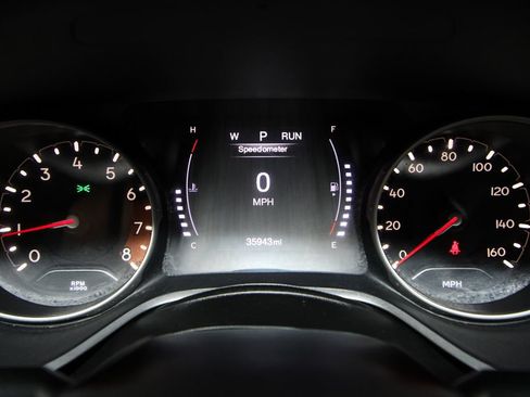 Used 2019 Jeep Compass Latitude FWD image 10