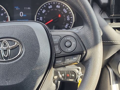 Used 2020 Toyota RAV4 LE image 16