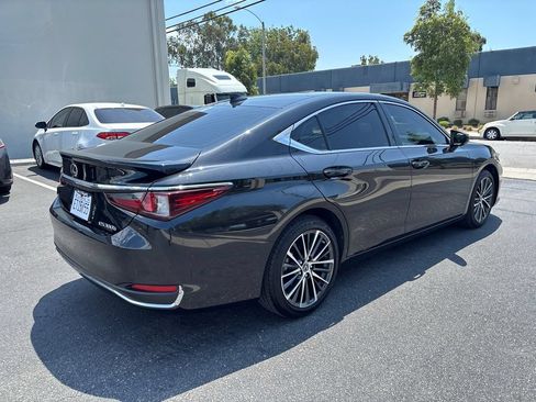 Used 2025 Lexus ES 300h w/ Premium Package FWD image 5