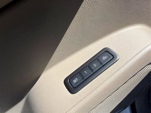 Used 2016 GMC Yukon XL SLT RWD image 23