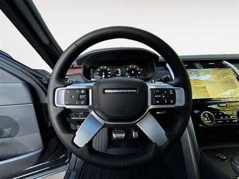 New 2025 Land Rover Discovery Dynamic SE image 11