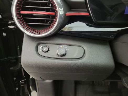 New 2026 Chevrolet Trax RS image 29