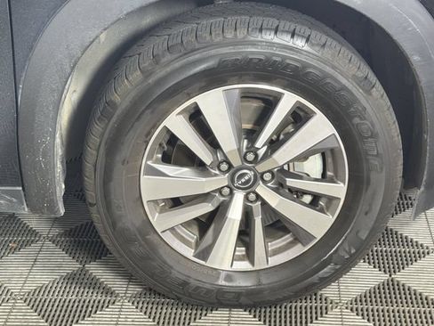 Used 2023 Nissan Pathfinder SL w/ Lighting Package (N92) FWD image 26