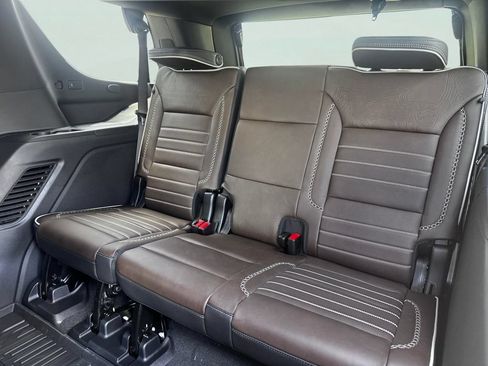 New 2026 GMC Yukon Denali Ultimate w/ LPO, Floor Liner Package AWD/4WD image 22
