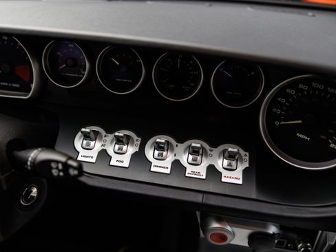 Used 2006 Ford GT RWD image 22