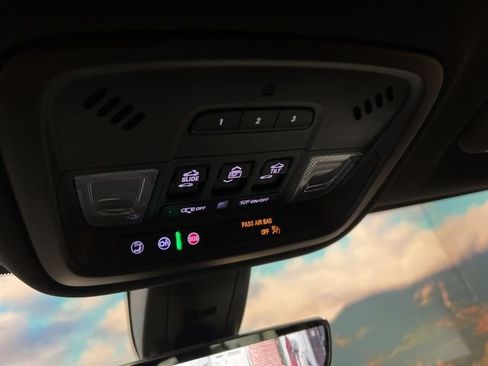 Used 2023 Chevrolet Traverse RS image 48