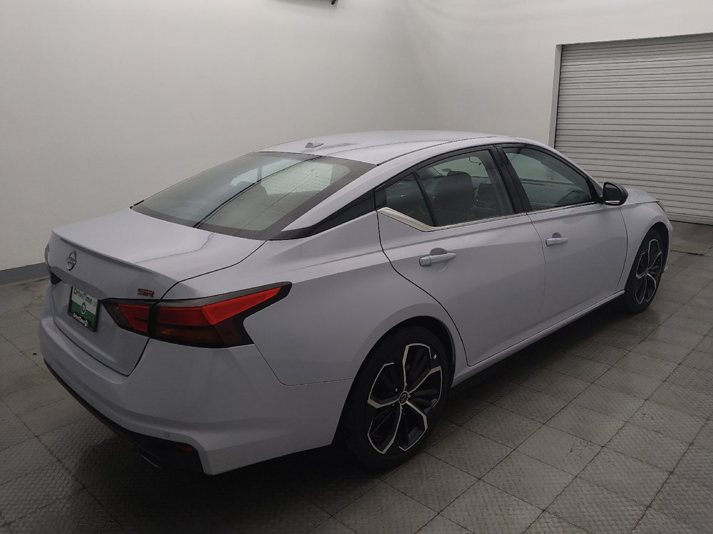 Used 2025 Nissan Altima 2.5 SR FWD image 9