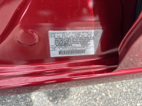 Used 2025 Nissan Versa SV image 31