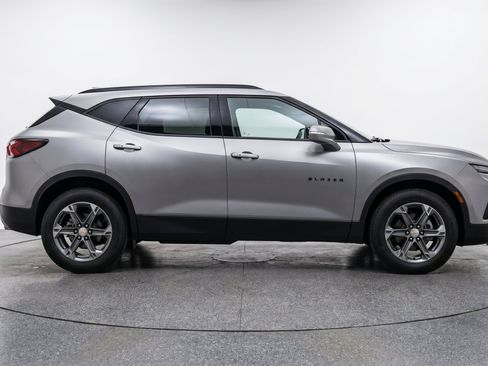 Used 2025 Chevrolet Blazer LT FWD image 11