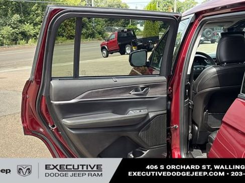 Used 2023 Jeep Grand Cherokee L Limited w/ Luxury Tech Group II AWD/4WD image 22