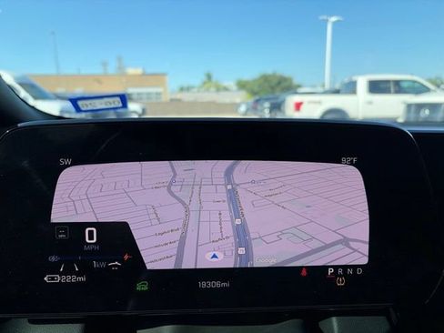 Used 2024 Chevrolet Equinox EV LT FWD image 18