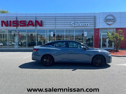 Certified 2025 Nissan Sentra SR w/ Midnight Edition FWD image 8