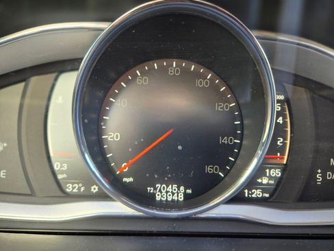 Used 2017 Volvo V60 T5 Cross Country w/ Convenience Package image 17