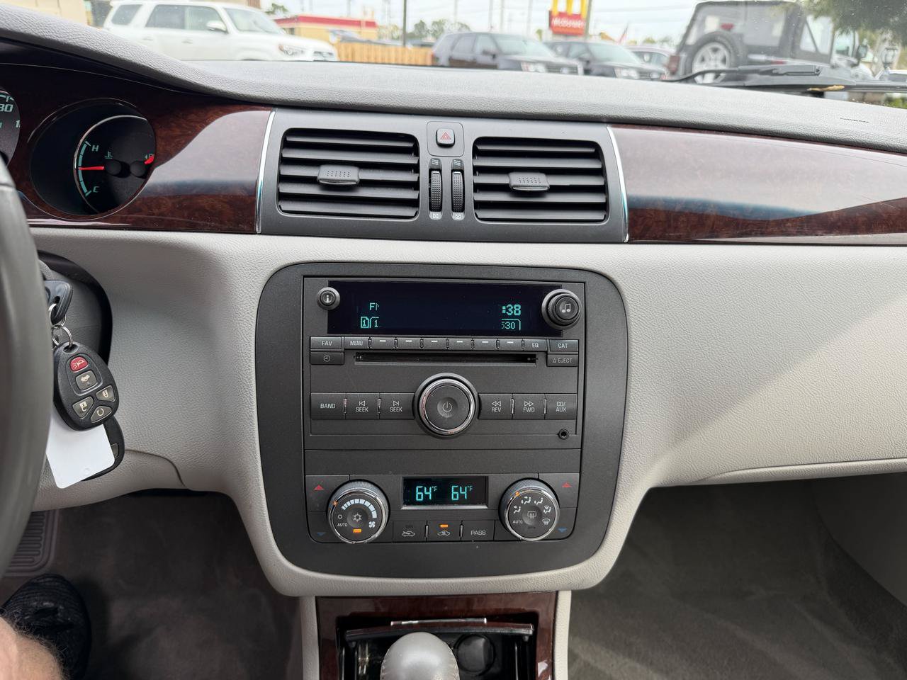 Used 2010 Buick Lucerne CXL FWD image 17