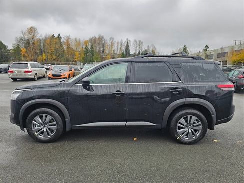 New 2025 Nissan Pathfinder SV image 8