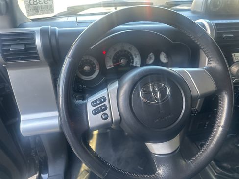 Used 2007 Toyota FJ Cruiser 4WD image 13