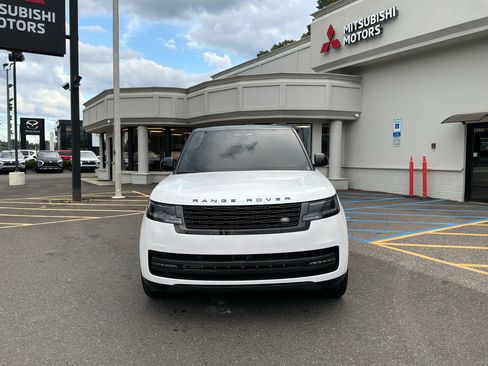 Used 2024 Land Rover Range Rover Long Wheelbase Autobiography AWD/4WD image 3