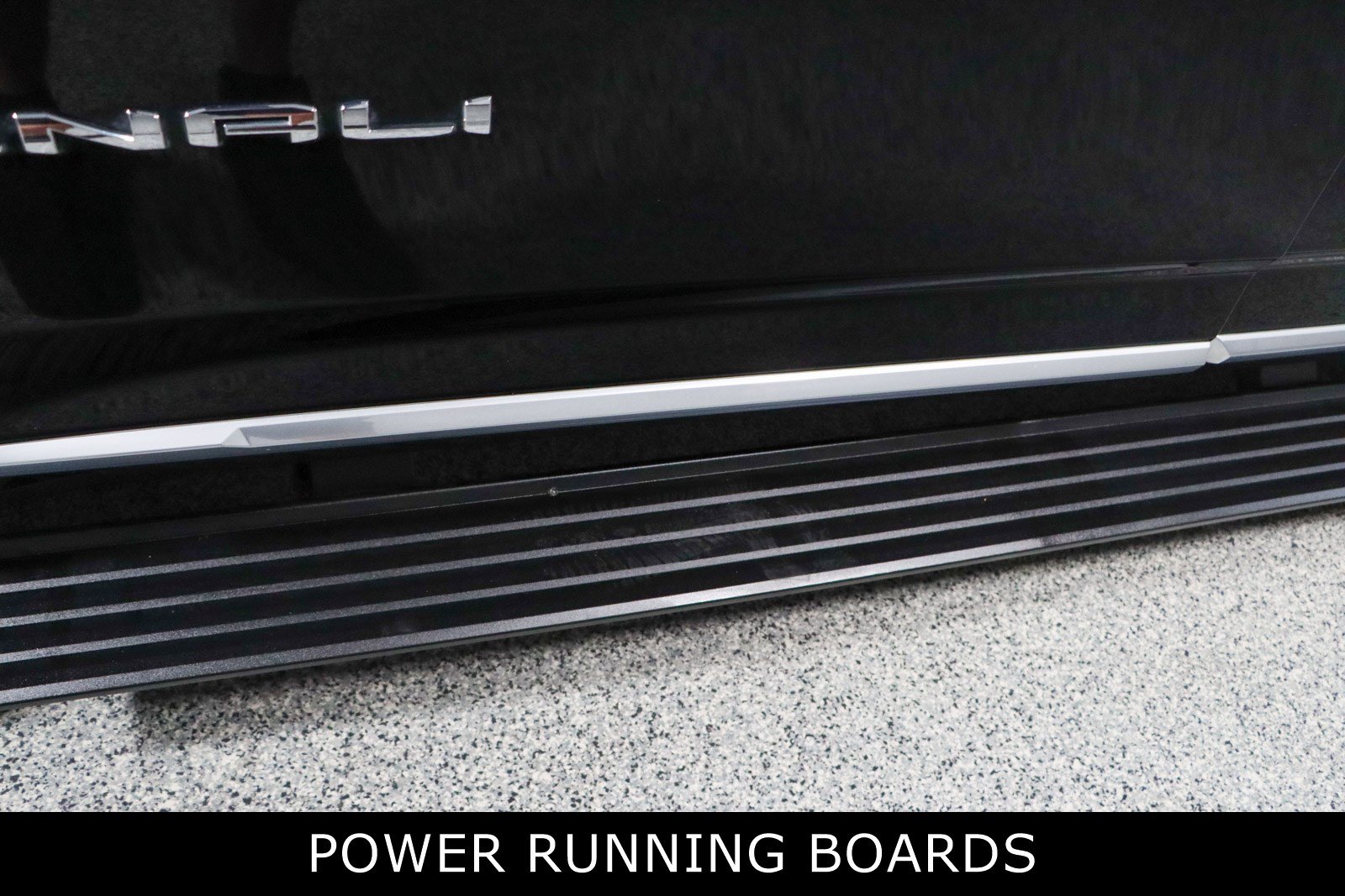 Used 2023 GMC Yukon Denali w/ LPO, Floor Liner Package AWD/4WD image 12