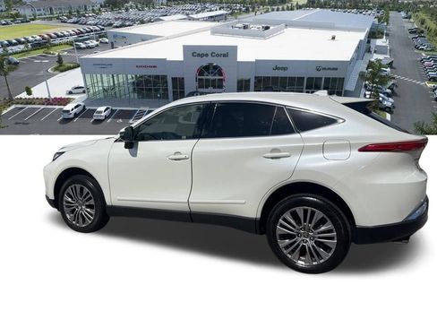 Used 2022 Toyota Venza XLE AWD/4WD image 23