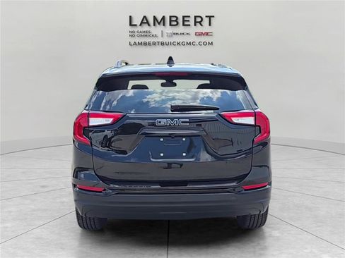 Used 2023 GMC Terrain SLE w/ Driver Convenience Package FWD image 4