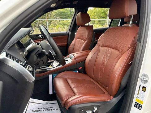 Used 2022 BMW X7 M50i AWD/4WD image 28