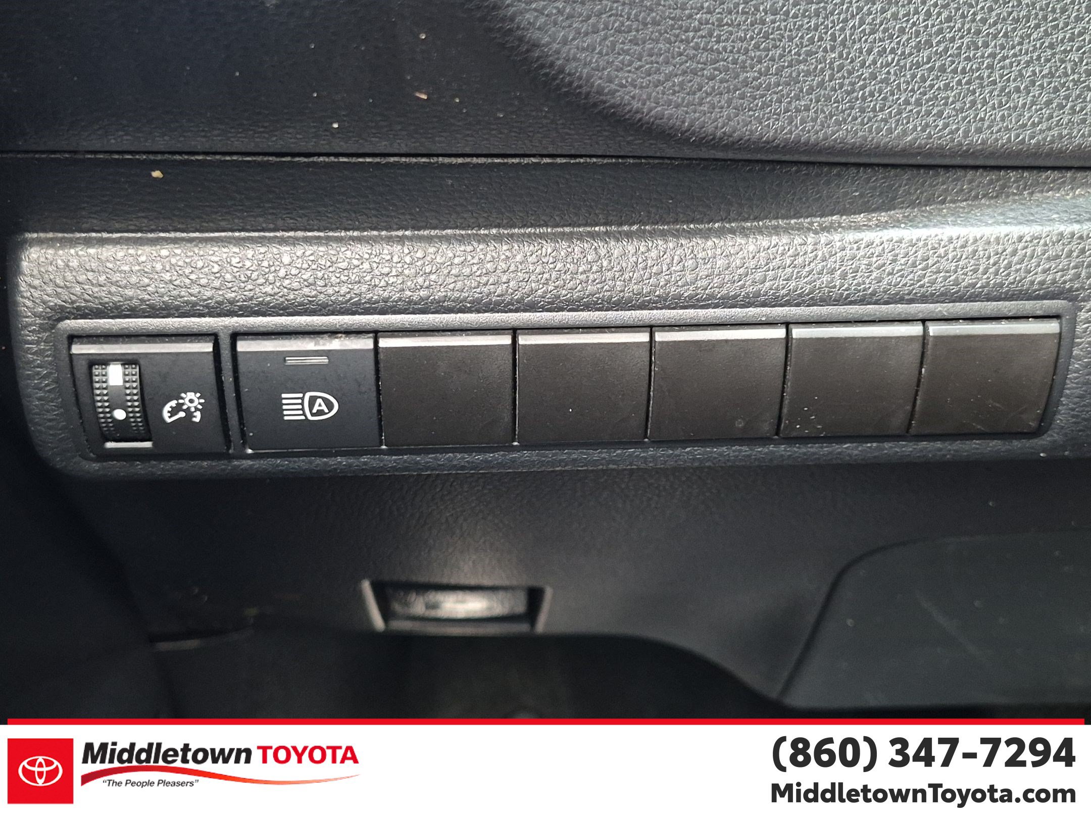 Used 2024 Toyota Corolla LE FWD image 18