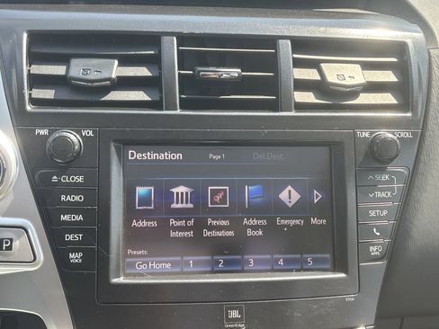 Used 2012 Toyota Prius V Five image 21