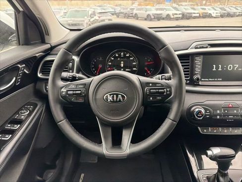 Used 2017 Kia Sorento SX image 24