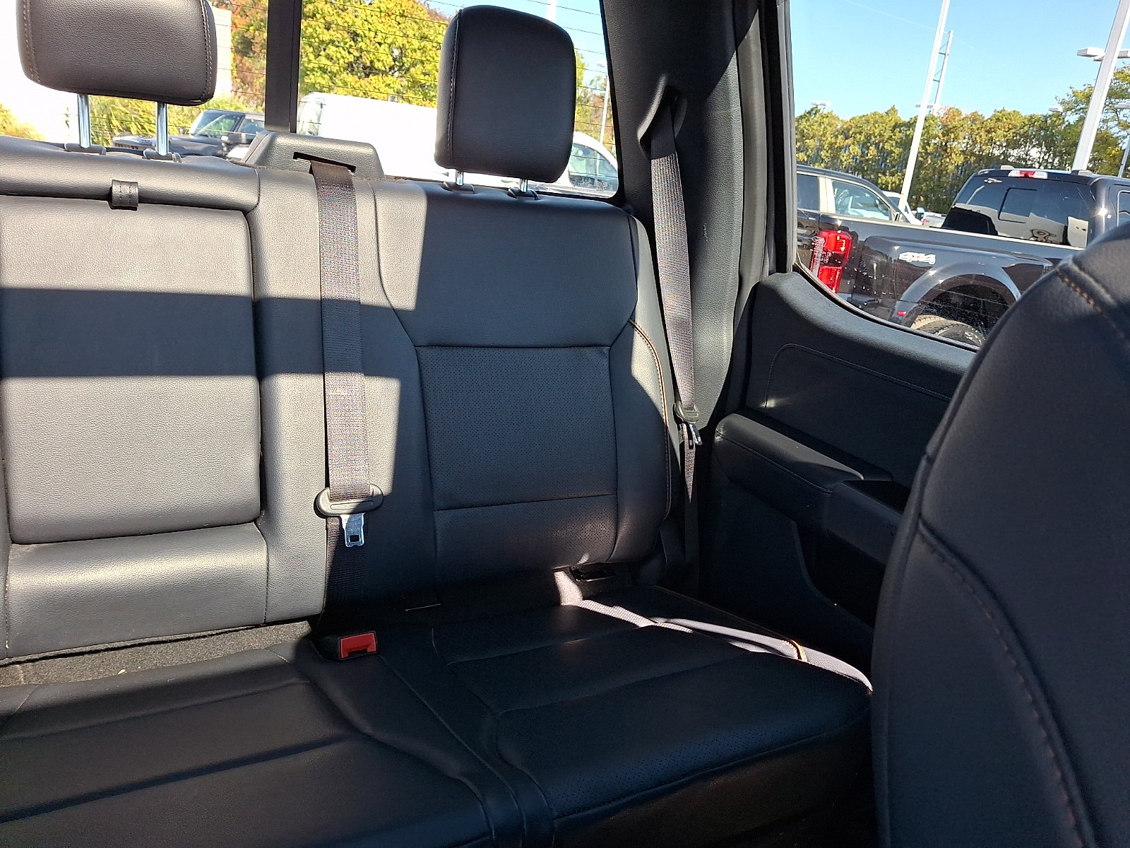 Used 2025 Ford F450 Lariat w/ Lariat Ultimate Package AWD/4WD image 19