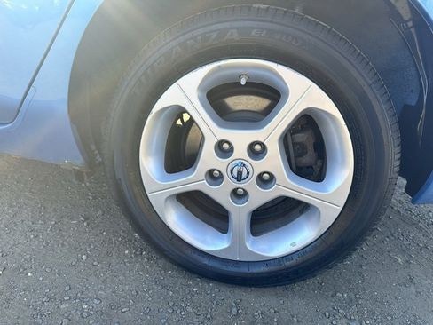 Used 2012 Nissan Leaf SL image 10