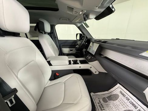 New 2026 Land Rover Defender 110 S image 31