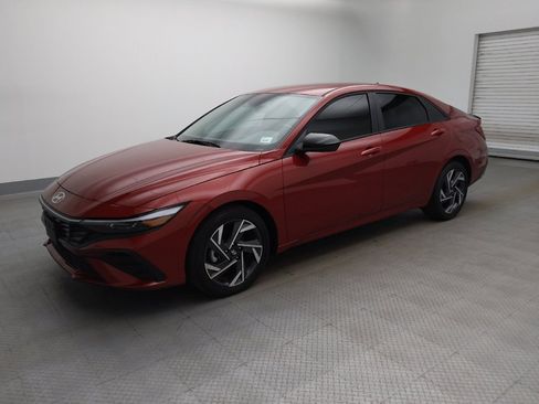 Used 2025 Hyundai Elantra Sport w/ Cargo Package FWD image 2