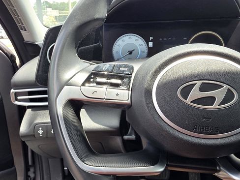 Used 2025 Hyundai Elantra SEL FWD image 13