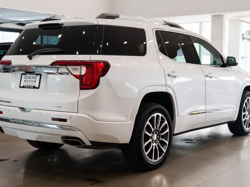 Used 2020 GMC Acadia Denali w/ Technology Package AWD/4WD image 4