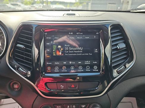 Used 2019 Jeep Cherokee Limited AWD/4WD image 25