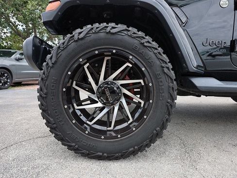 Used 2020 Jeep Wrangler Unlimited Sahara AWD/4WD image 14