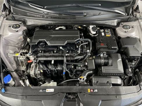 Used 2023 Hyundai Elantra SE w/ Preferred Accessory Package image 46