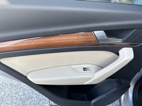 Used 2021 Audi Q5 2.0T Premium image 26